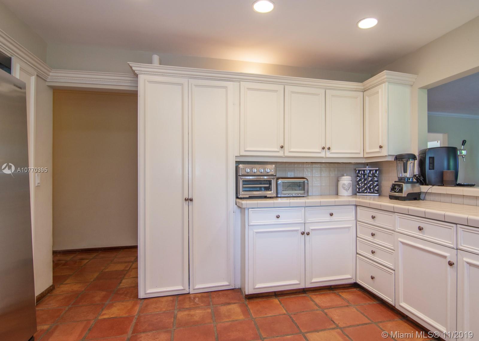 4901 Southwest 163rd Avenue Southwest Ranches, FL 33331 - Photo 15 of 43 Gallery Image 15