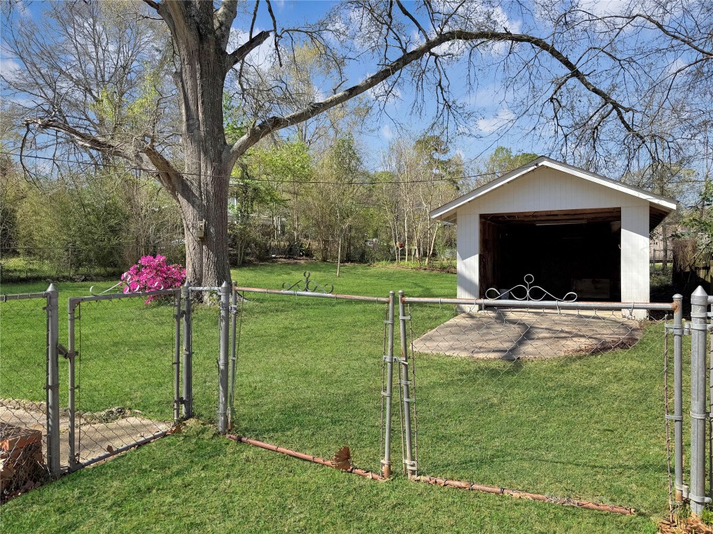 430 West Water Street Jasper, TX 75951 - Photo 4 of 19