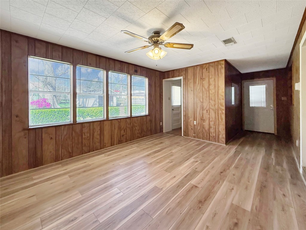 430 West Water Street Jasper, TX 75951 - Photo 7 of 19