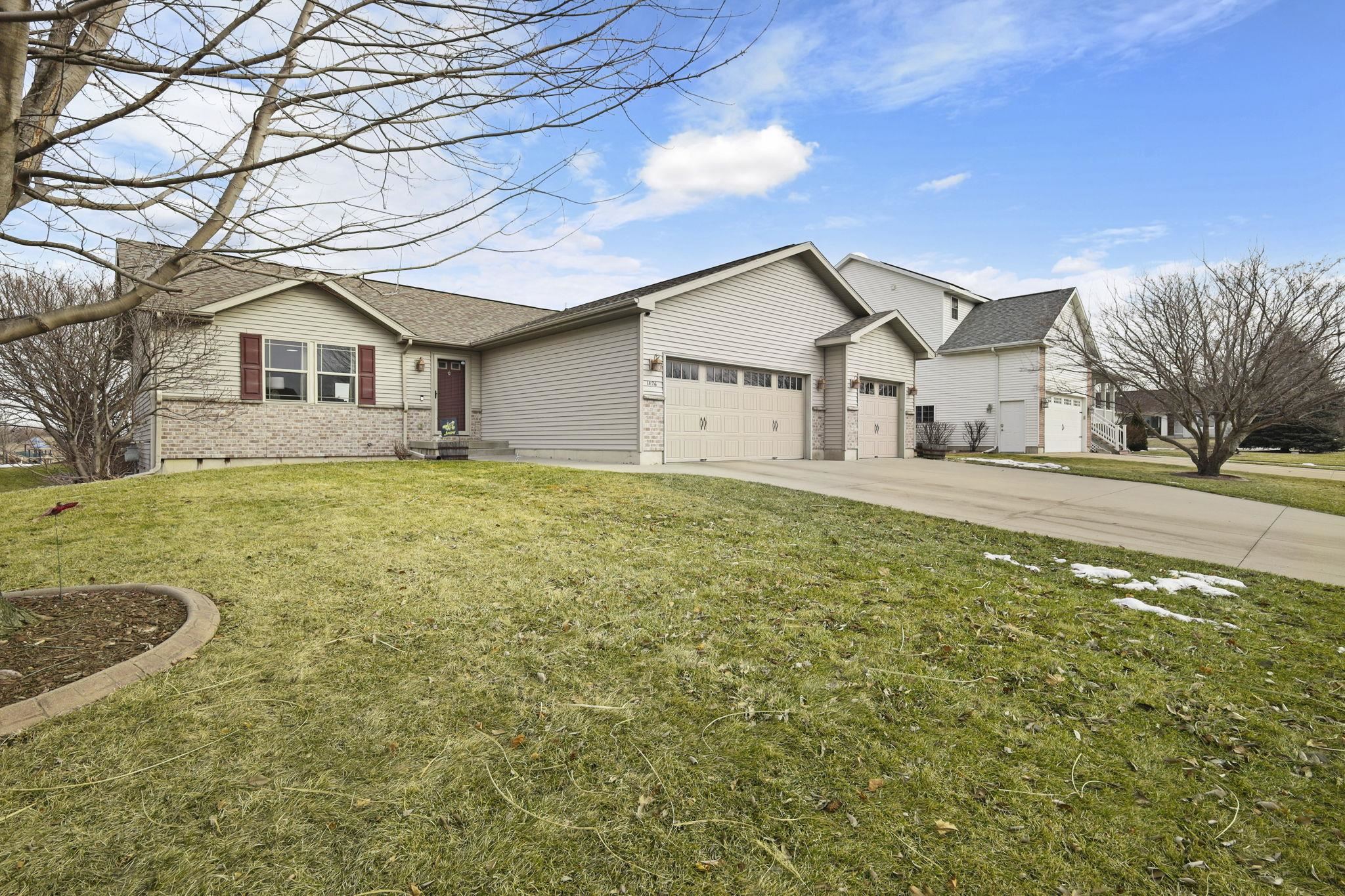 1426 Chadsworth Drive Sun Prairie, WI 53590 - Photo 3 of 51