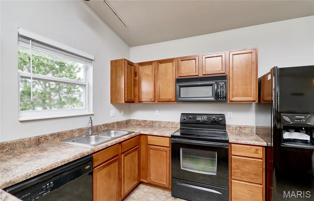 3424 Capri Way St. Peters, MO 63304 - Photo 10 of 24