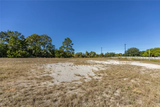 $3,000 | 351 East Glenn Street, Bellville, TX 77418
