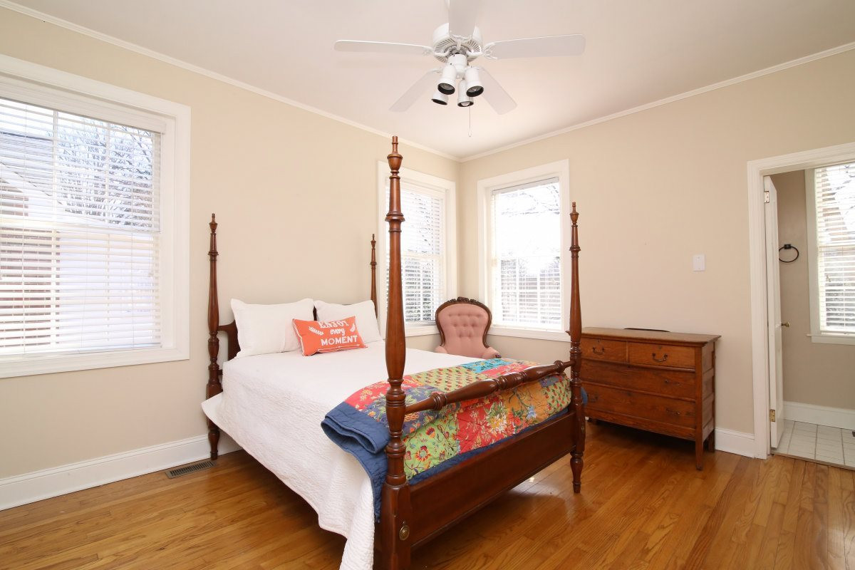 1011 Peace Street Raleigh, NC 27605 - Photo 11 of 25 Photo 11