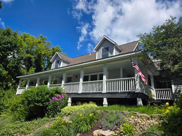 $367,500 | 5-a114 North Apple Canyon Road, Apple River, IL 61001