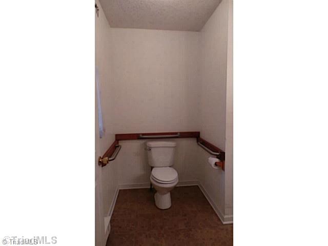 1880 Bethania-Rural Hall Road Winston-Salem, NC 27106 - Photo 10 of 15 Bath.