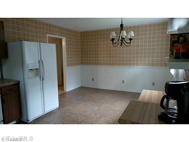 1880 Bethania-Rural Hall Road Winston-Salem, NC 27106 - Photo 6 of 15 Kitchen.