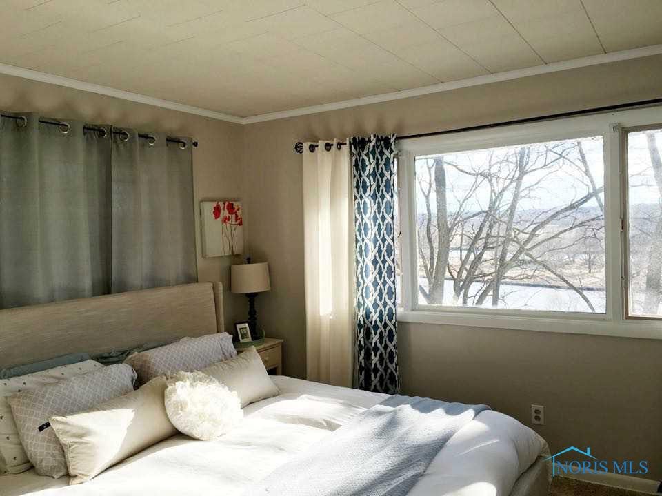 422 River Road Maumee, OH 43537 - Photo 14 of 20 Bedroom. Master with water views!