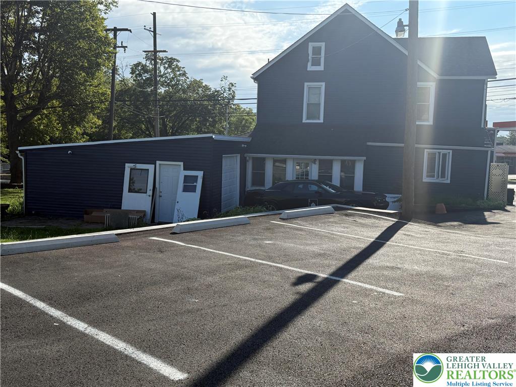 500 Belfast Road Nazareth, PA 18064 - Photo 33 of 34 a backyard of a house