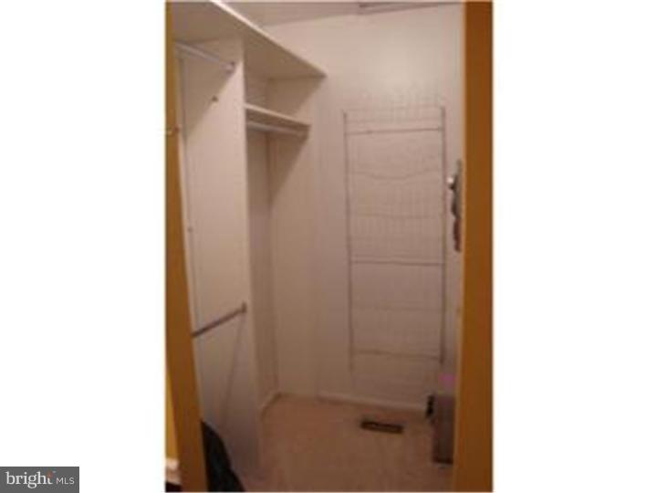 144 Greendale Road Philadelphia, PA 19154 - Photo 16 of 25 Walk-in Closet