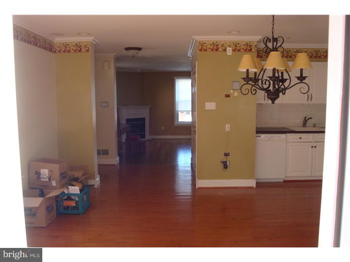144 Greendale Road Philadelphia, PA 19154 - Photo 5 of 25 Kitchen