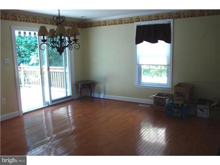144 Greendale Road Philadelphia, PA 19154 - Photo 6 of 25 Kitchen