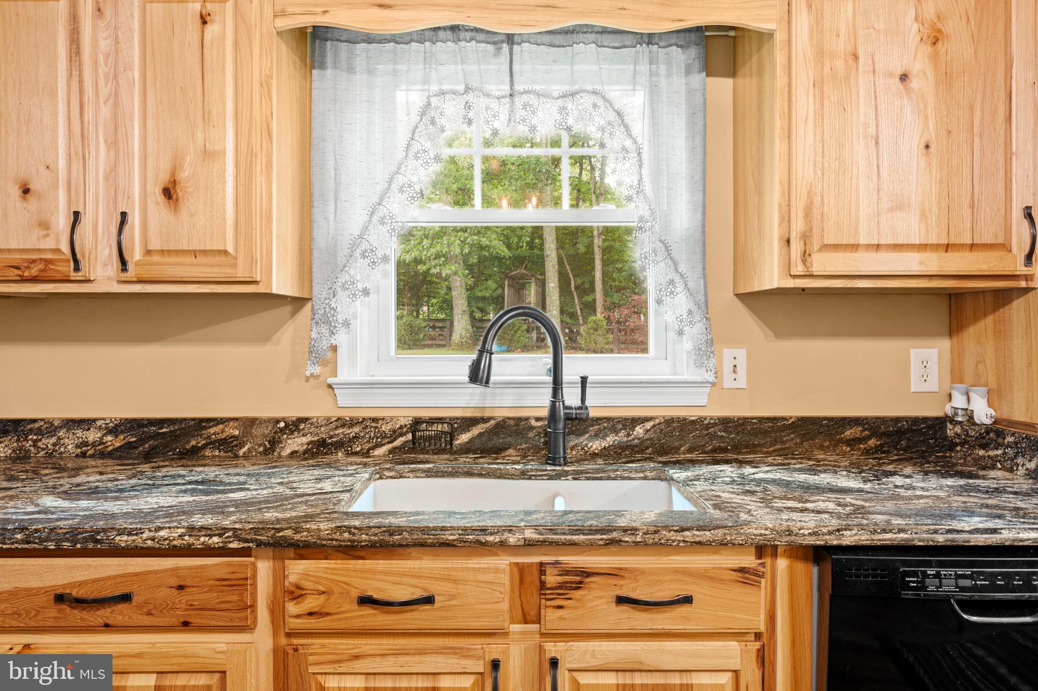 5595 Courtneys Corner Road Sumerduck, VA 22742 - Photo 32 of 47 Granite counters