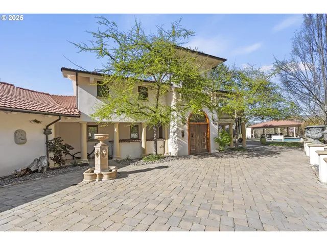 $1,724,000 | 3721 Old Siskiyou Highway, Ashland, OR 97520