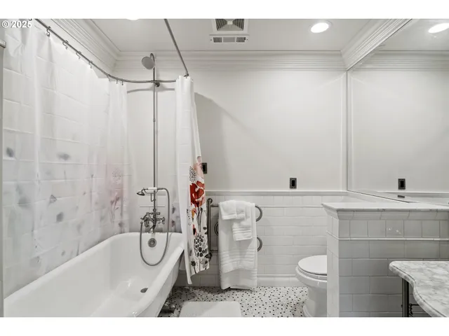 $1,724,000 | 3721 Old Siskiyou Highway, Ashland, OR 97520