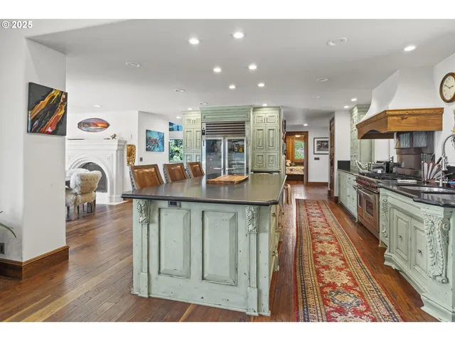 $1,724,000 | 3721 Old Siskiyou Highway, Ashland, OR 97520