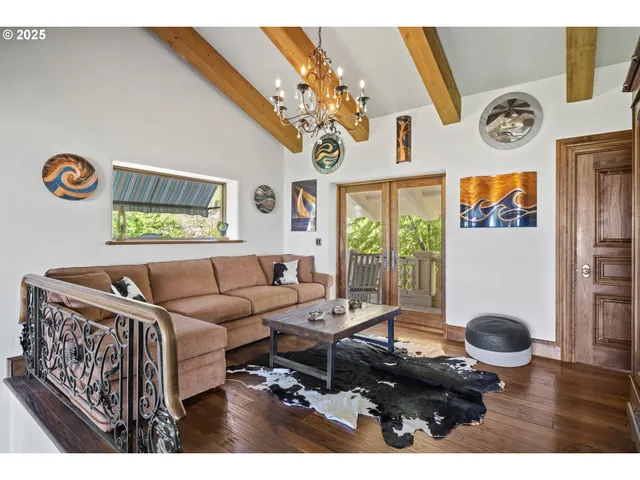 $1,724,000 | 3721 Old Siskiyou Highway, Ashland, OR 97520