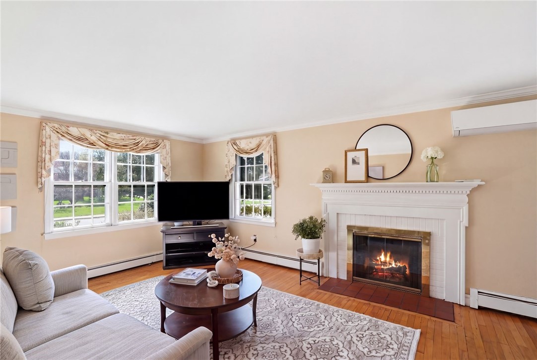 194 New Meadow Road Barrington, RI 02806 - Photo 4 of 41