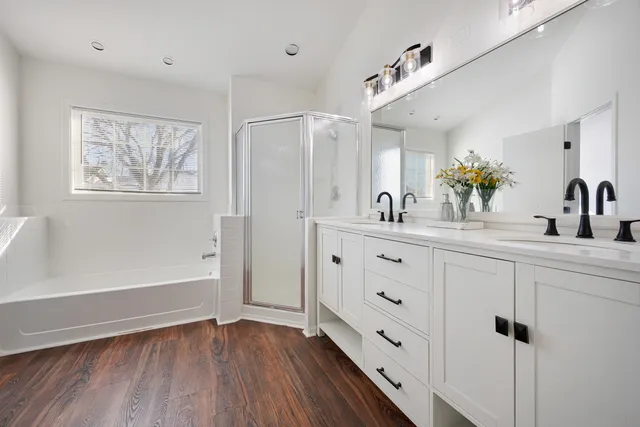 $395,000 | 143 Sussex Court, Roselle, IL 60172