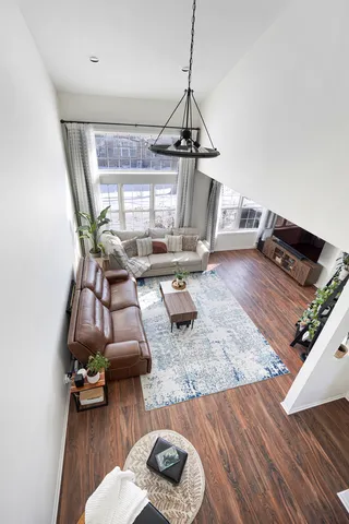 $395,000 | 143 Sussex Court, Roselle, IL 60172