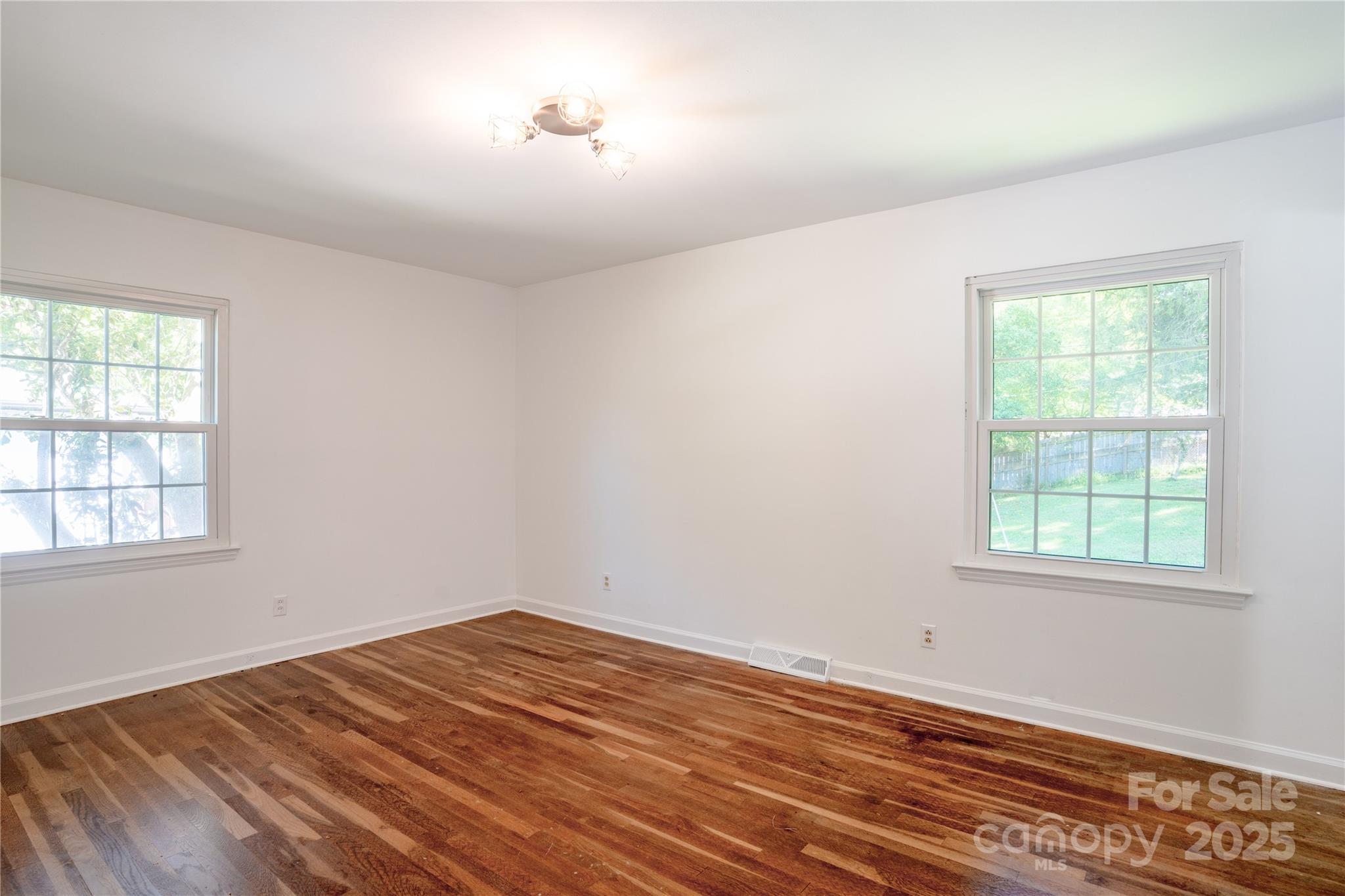 4925 Seacroft Road Charlotte, NC 28210 - Photo 18 of 28 Gallery Image 18
