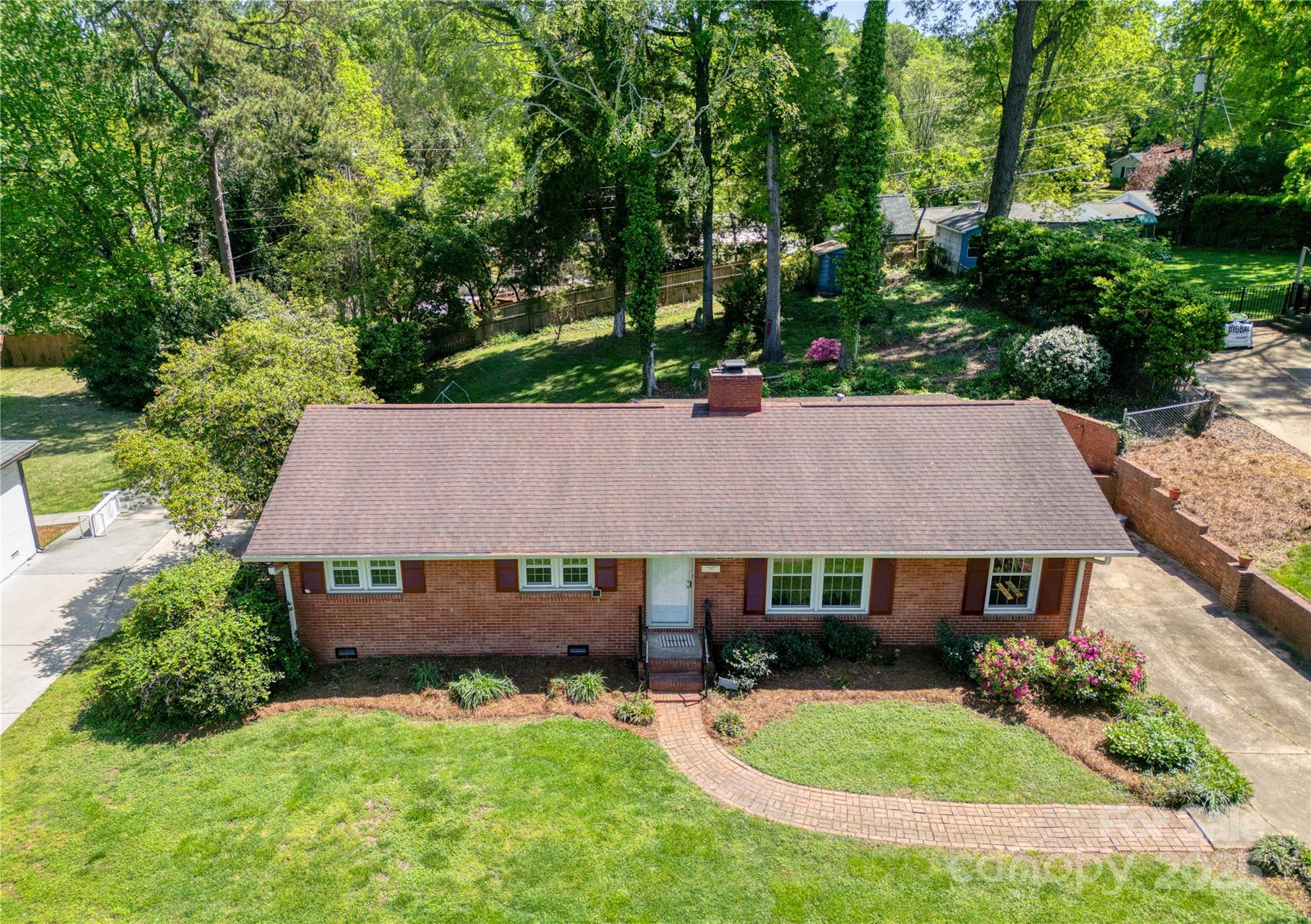 4925 Seacroft Road Charlotte, NC 28210 - Photo 3 of 28 Gallery Image 3