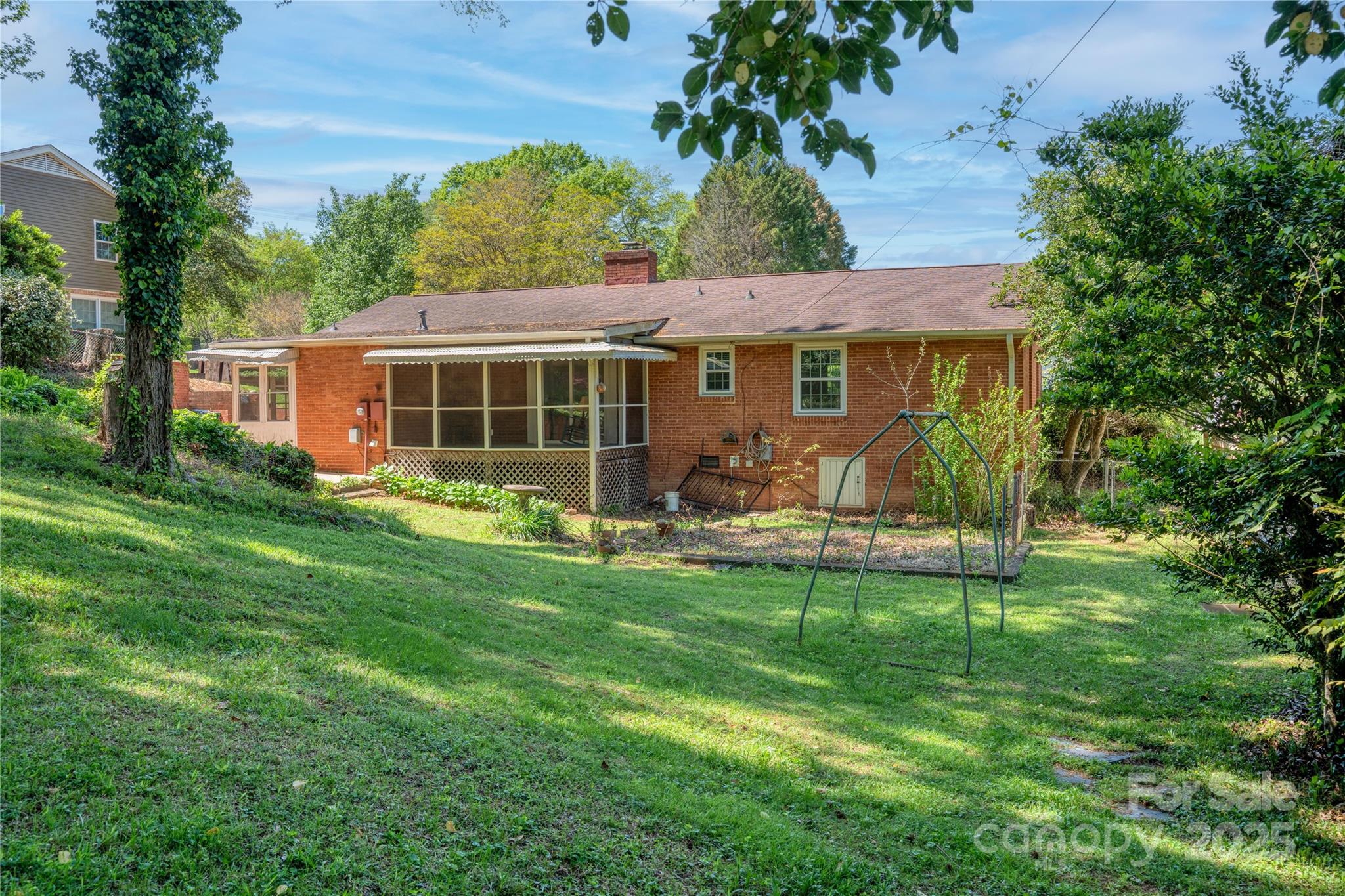 4925 Seacroft Road Charlotte, NC 28210 - Photo 5 of 28 Gallery Image 5