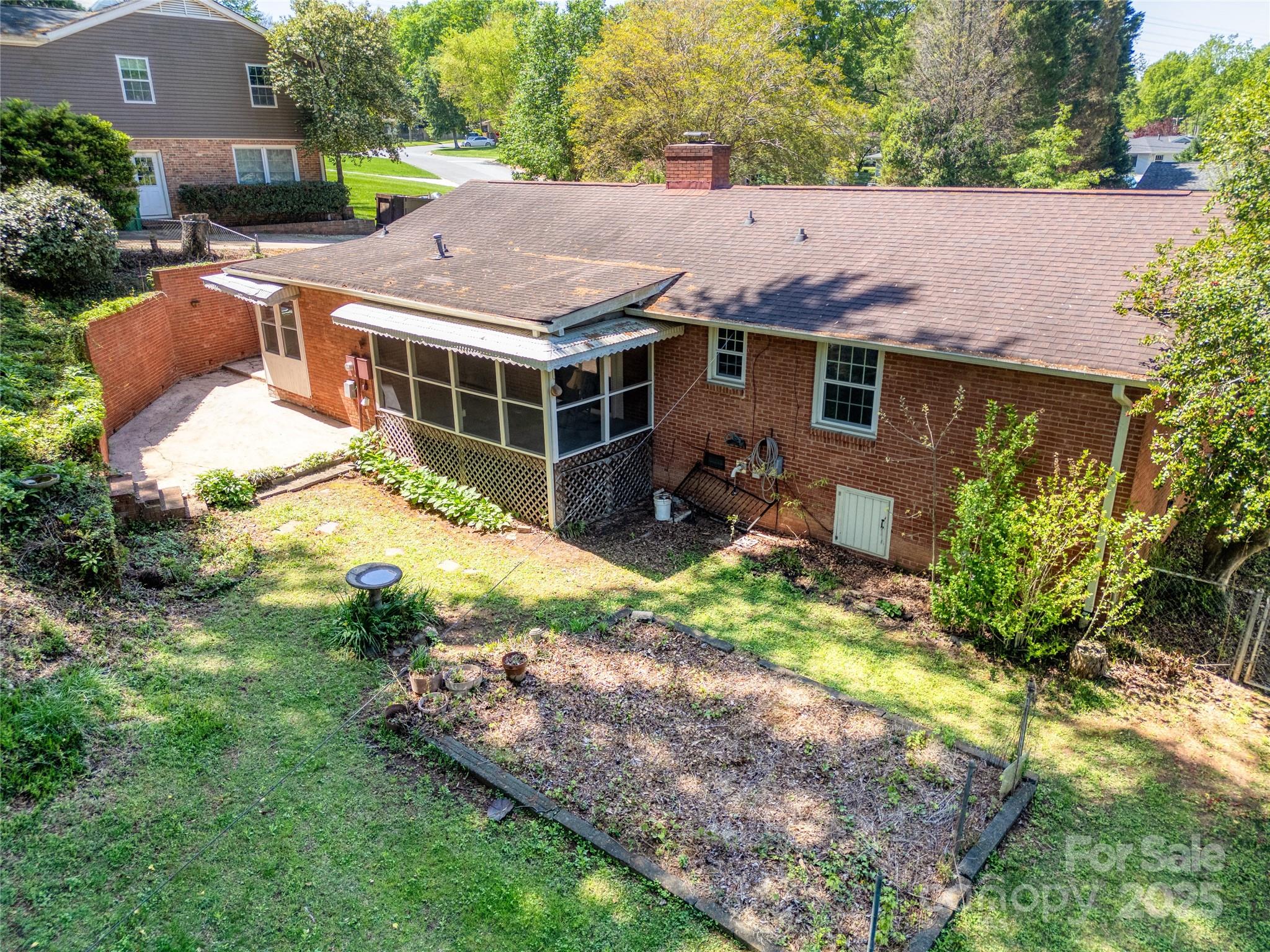 4925 Seacroft Road Charlotte, NC 28210 - Photo 6 of 28 Gallery Image 6