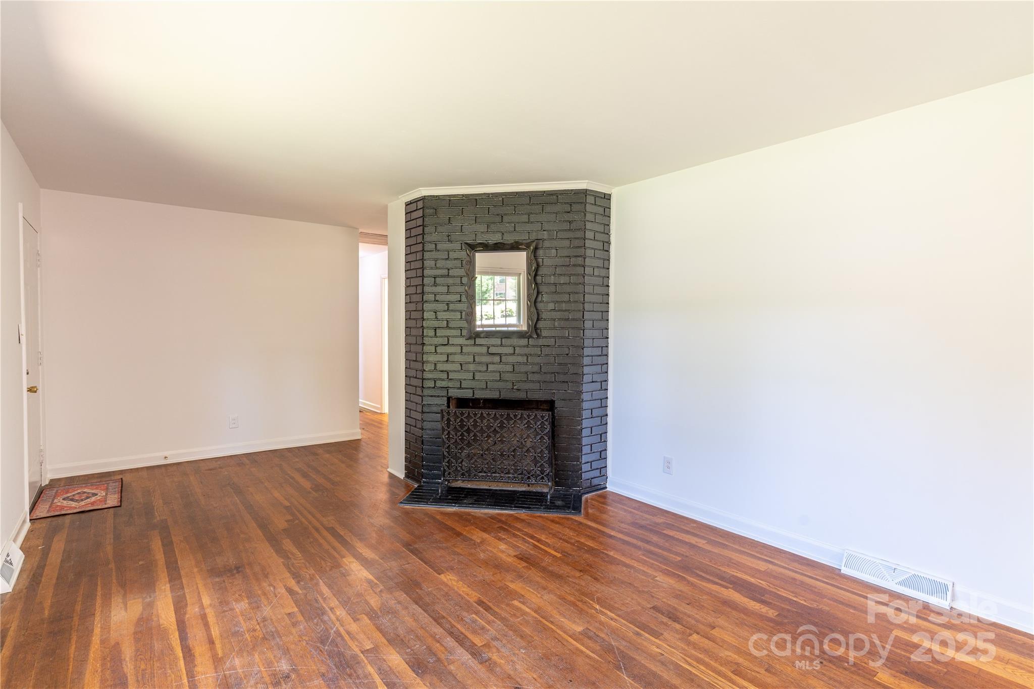 4925 Seacroft Road Charlotte, NC 28210 - Photo 8 of 28 Gallery Image 8
