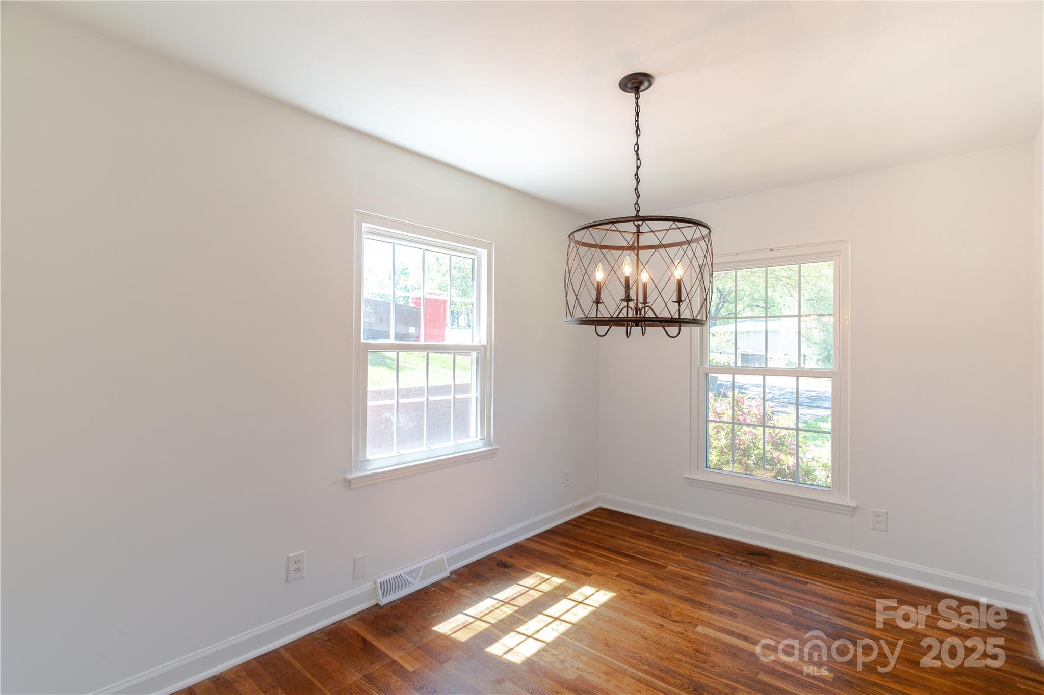 4925 Seacroft Road Charlotte, NC 28210 - Photo 9 of 28 Gallery Image 9