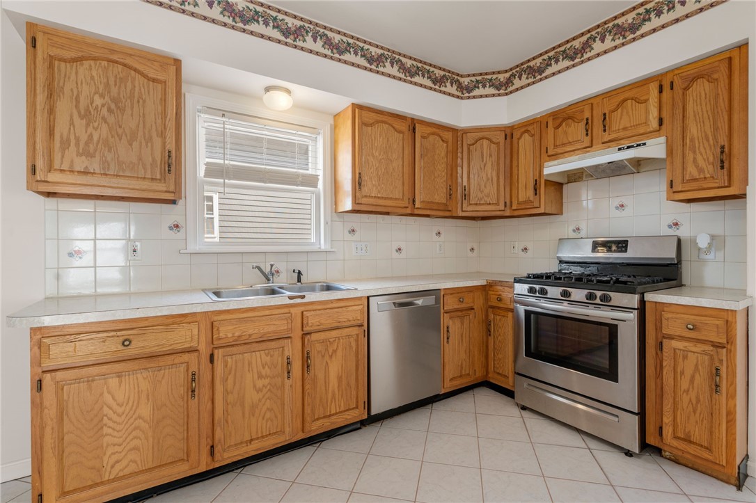 69 Centre Street Pawtucket, RI 02860 - Photo 16 of 26