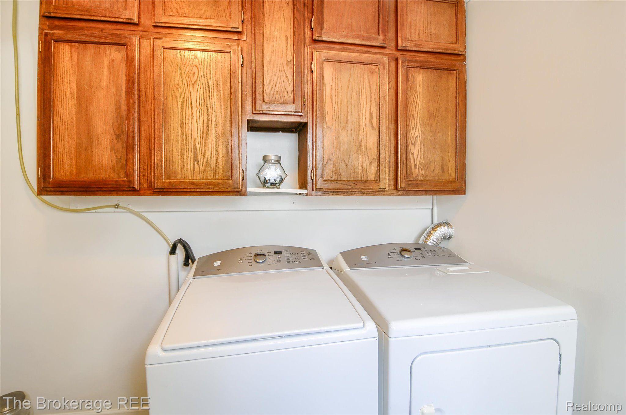 2477 Covert Road Burton, MI 48509 - Photo 35 of 41 Gallery Image 35