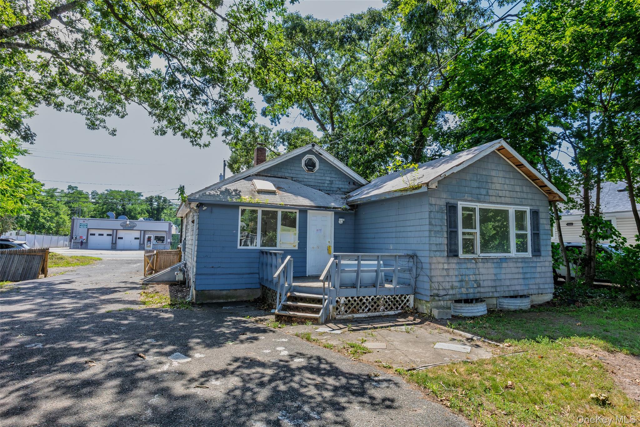 426 Riverleigh Avenue Riverside, NY 11901 - Photo 9 of 43