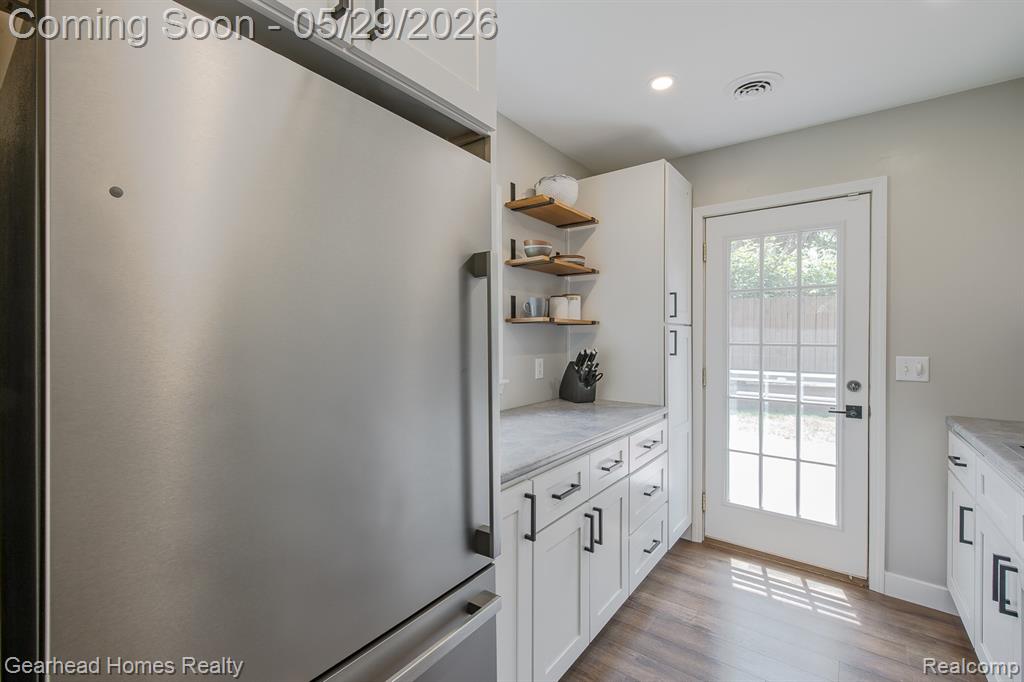 2831 Watkins Lake Road Waterford, MI 48328 - Photo 10 of 45