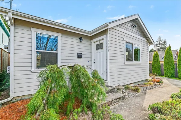 $449,000 | 1209 9th Avenue Southeast, Olympia, WA 98501