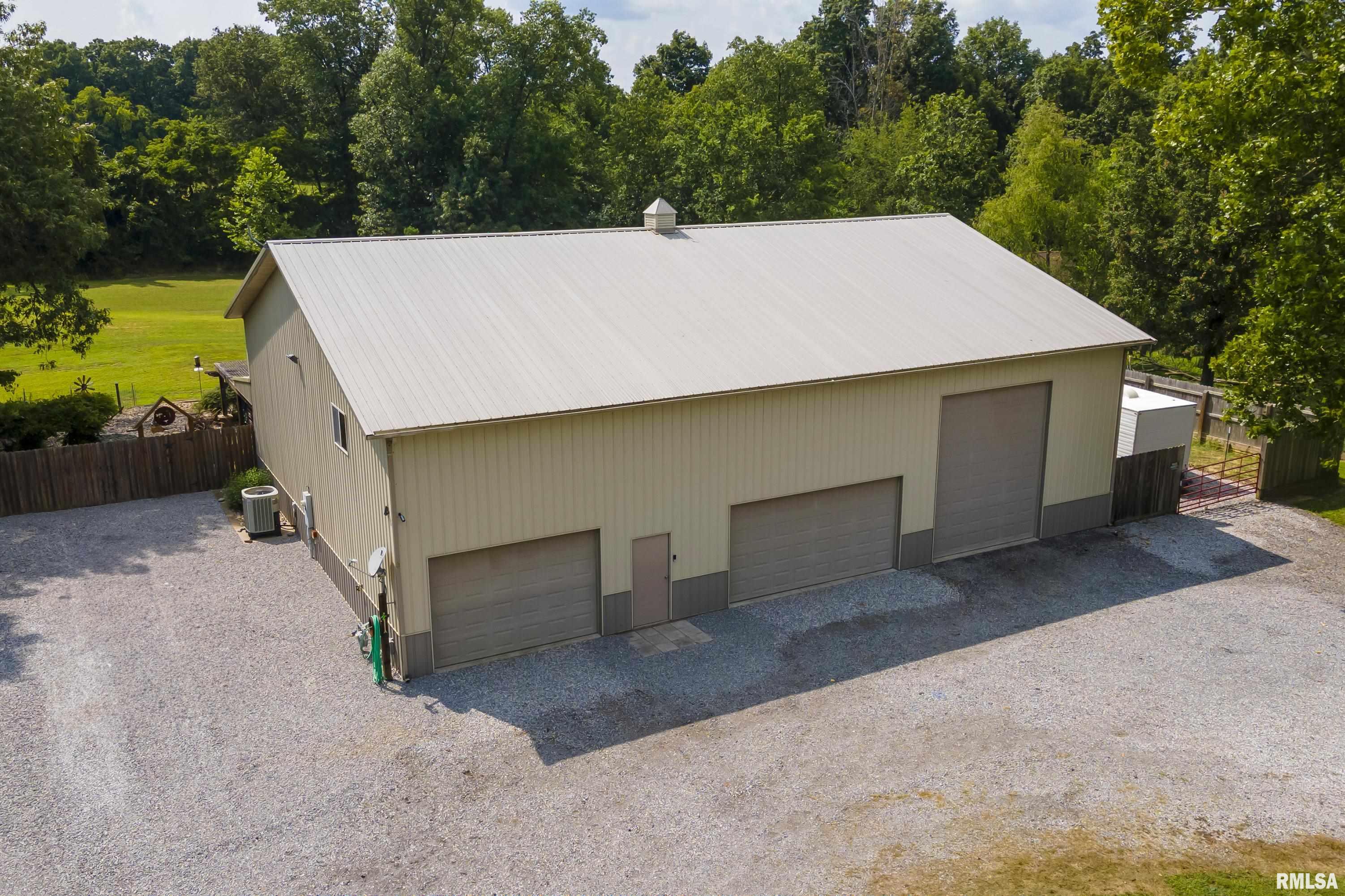 12271 Binkley Road Marion, IL 62959 - Photo 1 of 41