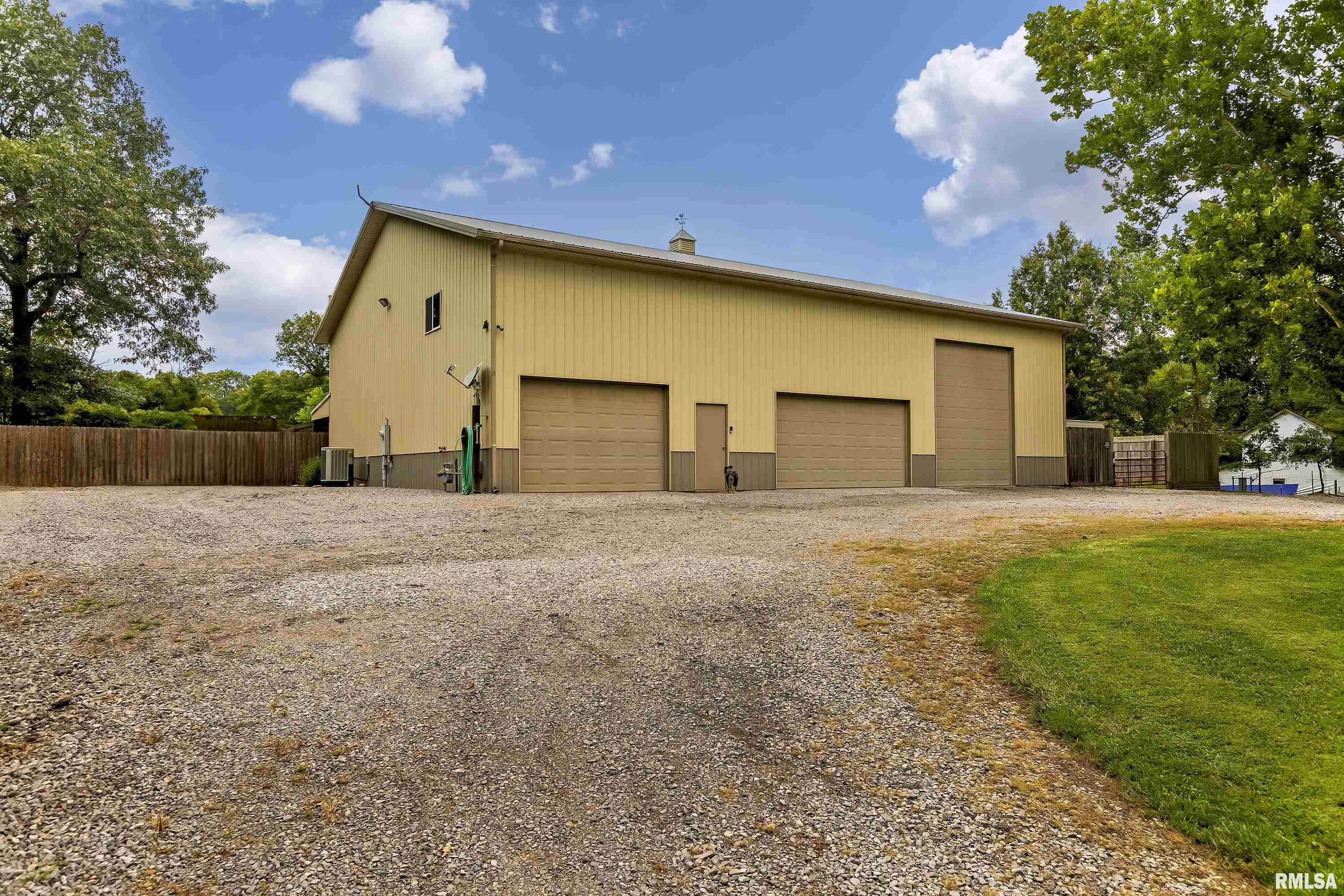 12271 Binkley Road Marion, IL 62959 - Photo 2 of 41