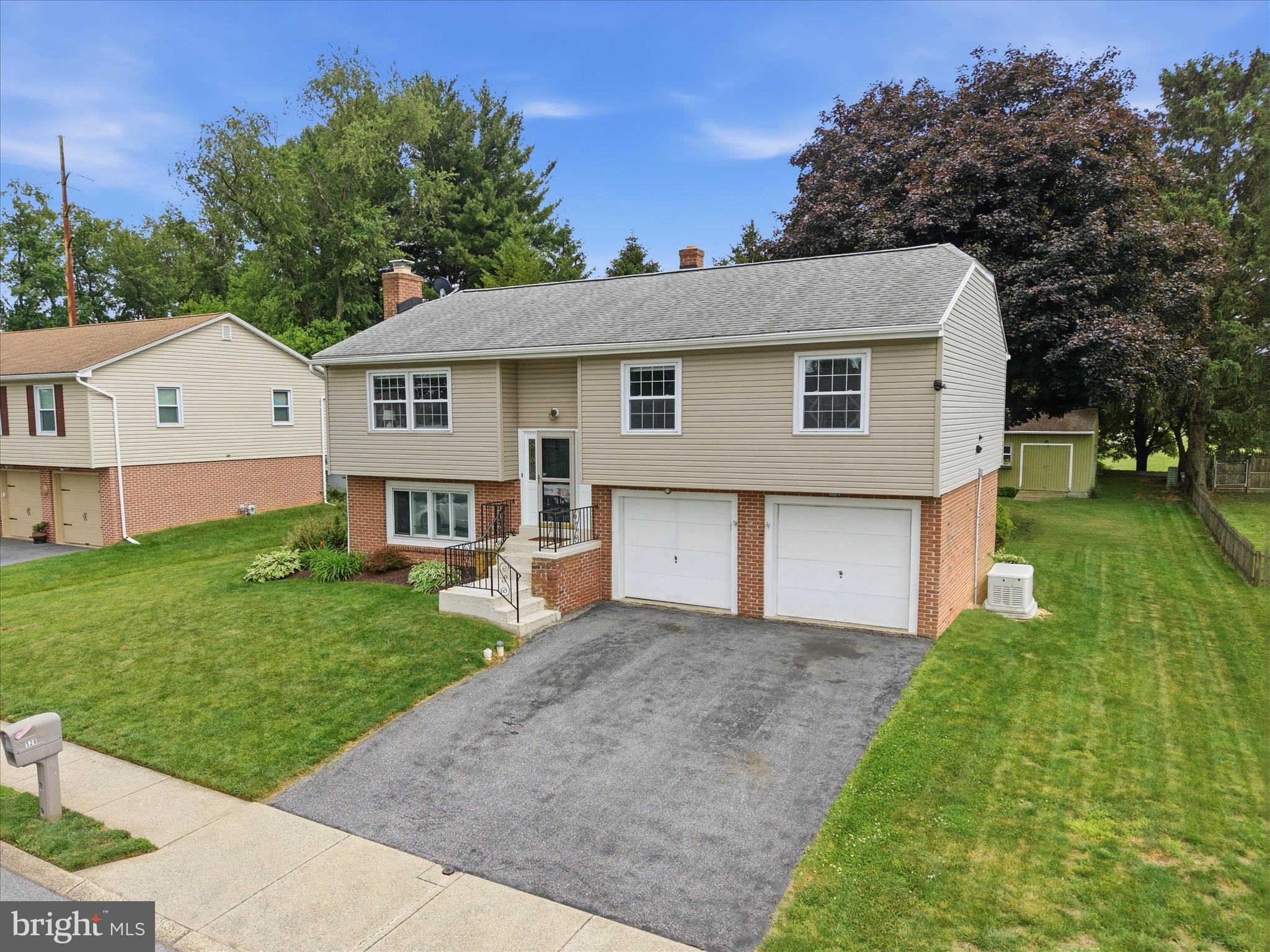 520 Wallingford Road Lancaster, PA 17601 - Photo 3 of 58
