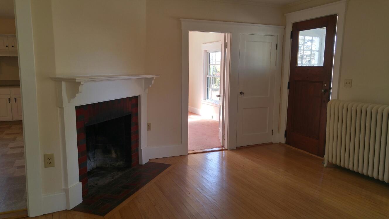 397 Old County Road Rockland, ME 04841 - Photo 7 of 37 Living room