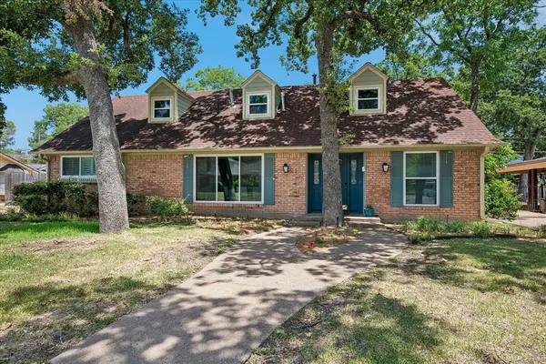 $445,000 | 216 Huntingdon Drive, Irving, TX 75061