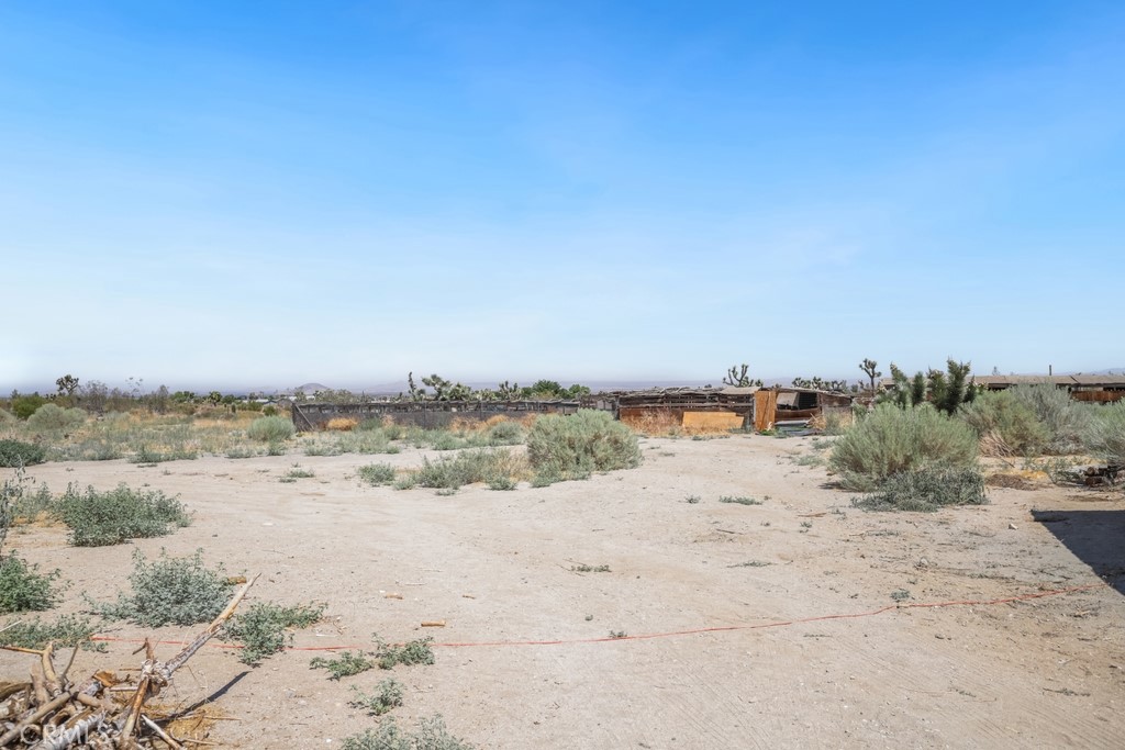 1930 Calaveras Road Pinon Hills, CA 92372 - Photo 25 of 30 Gallery Image 25