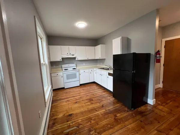 $1,550 | 10 Depot Street, Unit 8, Hinsdale, NH 03451