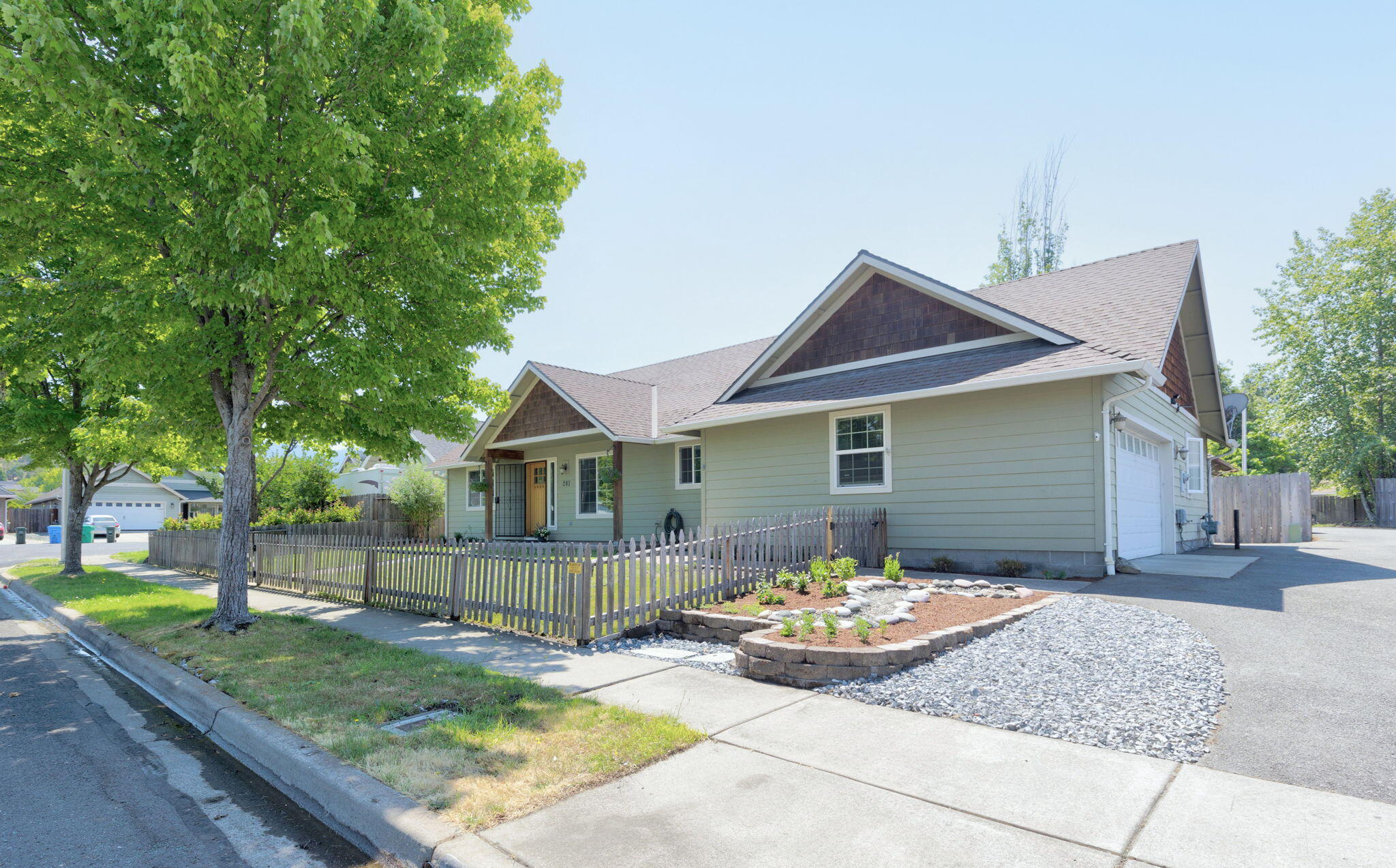 201 Southeast Yorktown Road Grants Pass, OR 97527 - Photo 38 of 43 42-web-or-mls-201-se-yorktown-rd