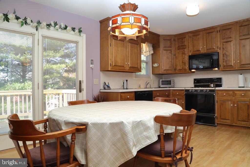 1771 Wilderness Road Lancaster, PA 17603 - Photo 7 of 17 Eat-in Kitchen