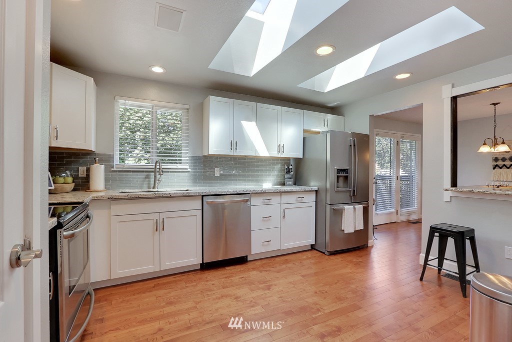 9110 Meadow Road Southwest Lakewood, WA 98499 - Photo 12 of 30