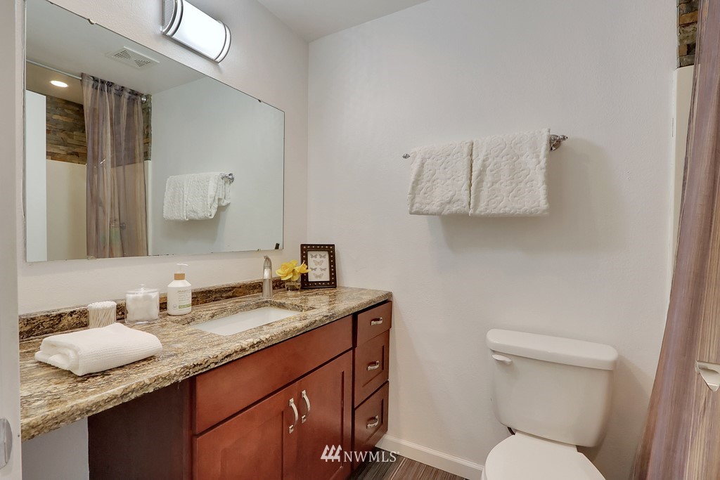 9110 Meadow Road Southwest Lakewood, WA 98499 - Photo 13 of 30