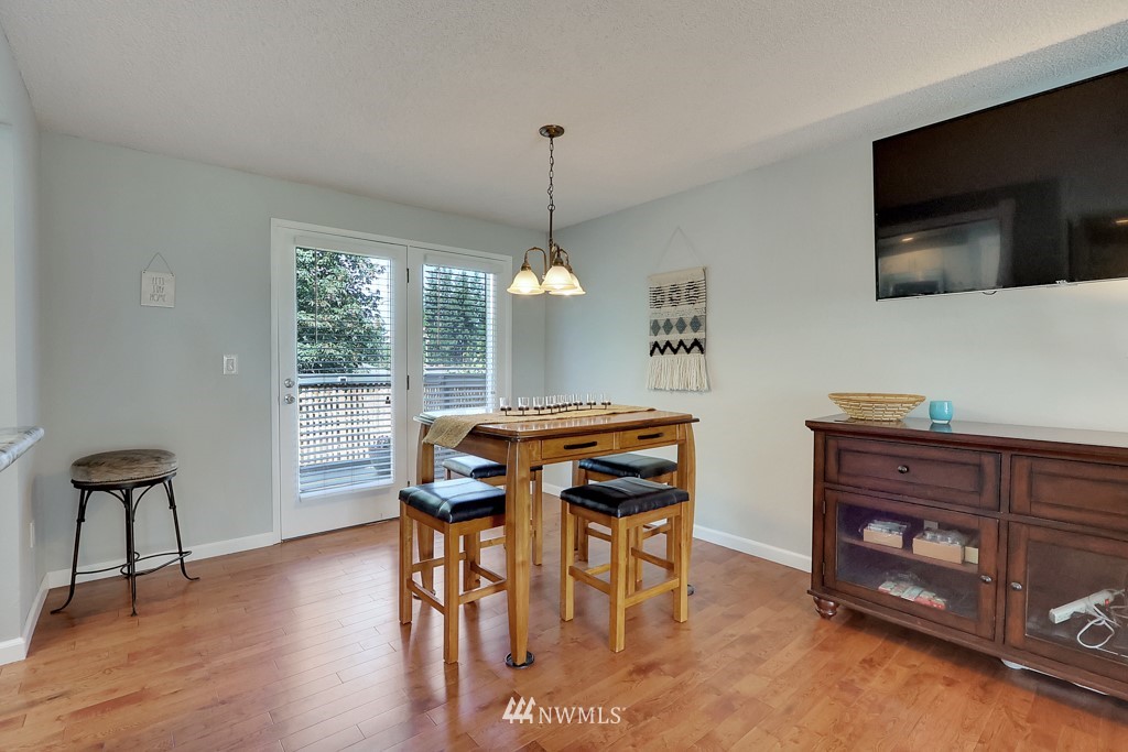 9110 Meadow Road Southwest Lakewood, WA 98499 - Photo 7 of 30