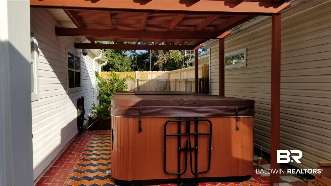 41 Cottage Drive Fairhope, AL 36532 - Photo 15 of 17 Swim Spa in private courtyard