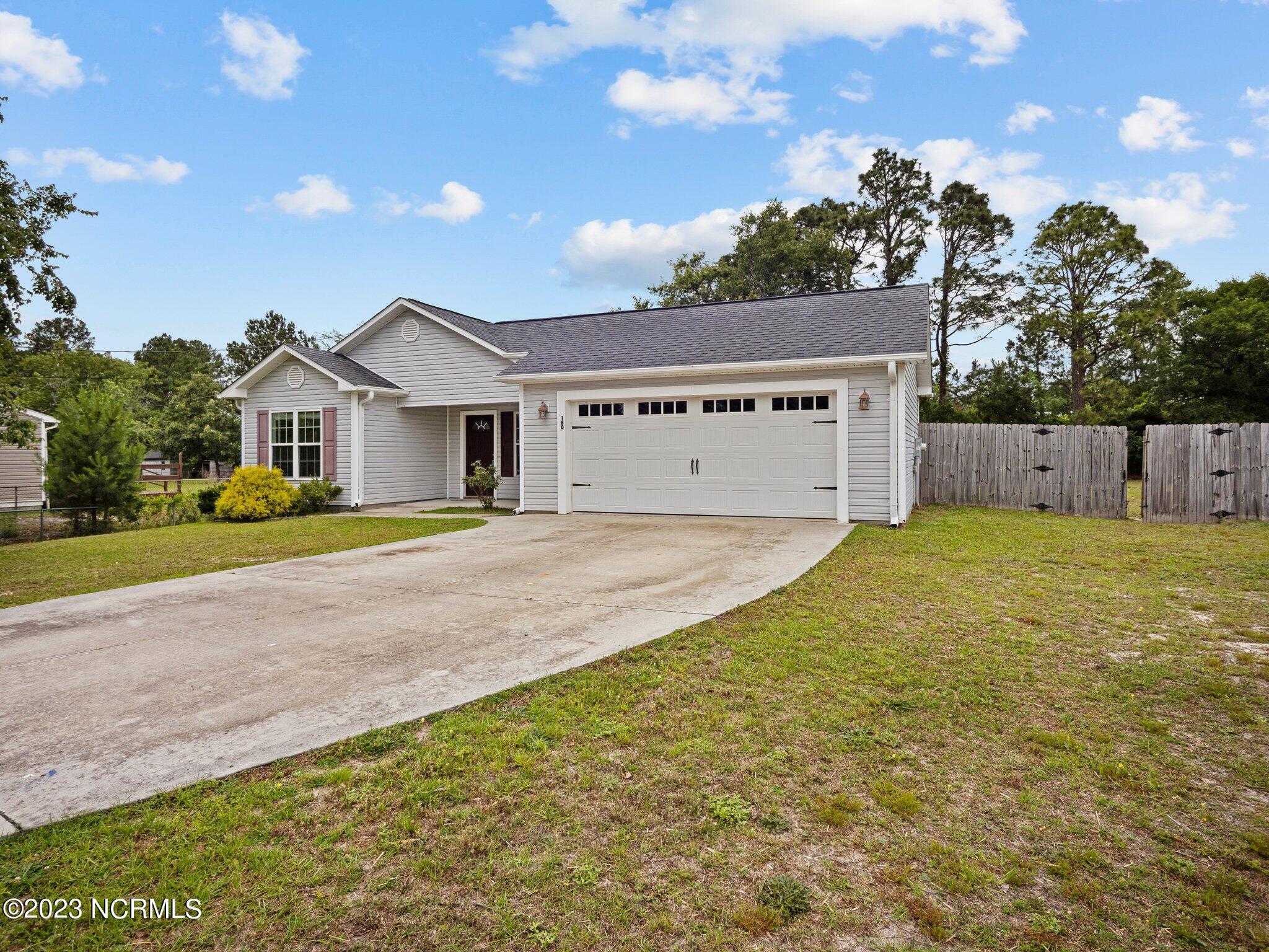 160 Copeland Court Hubert, NC 28539 - Photo 1 of 34 Front