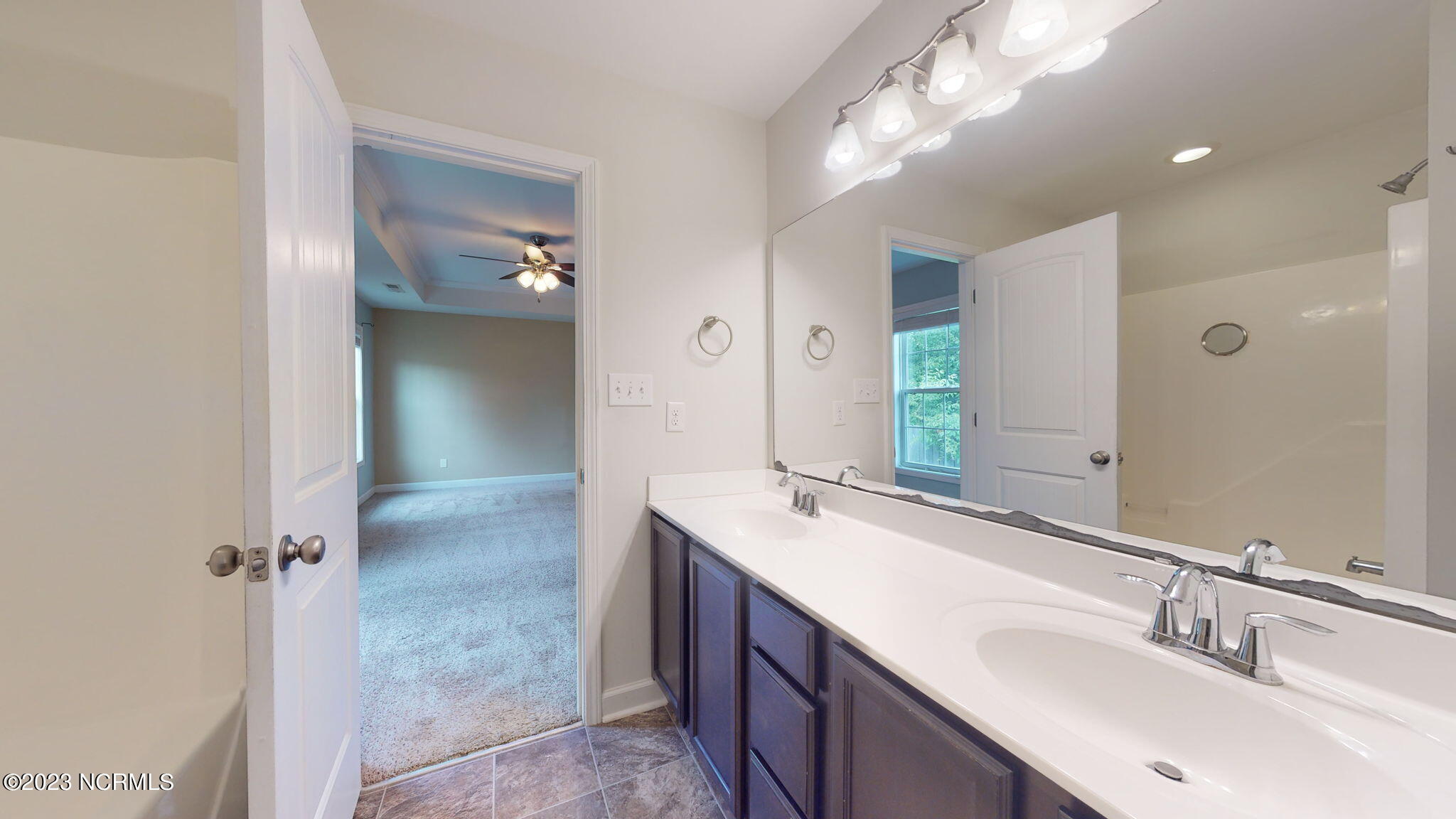 160 Copeland Court Hubert, NC 28539 - Photo 16 of 34 Main Bath