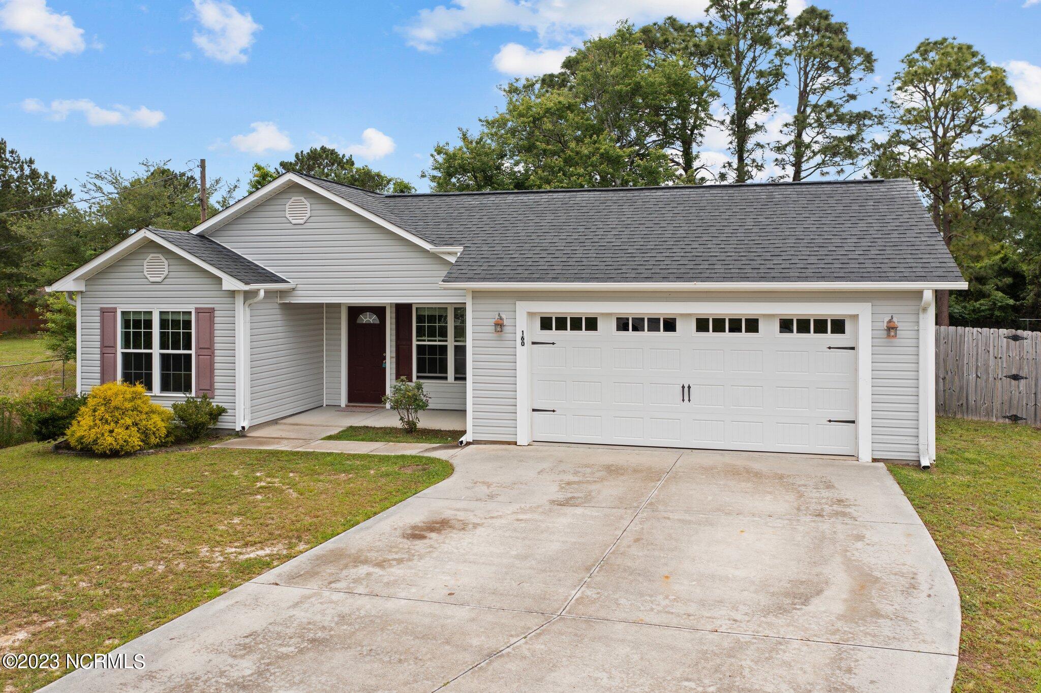 160 Copeland Court Hubert, NC 28539 - Photo 2 of 34 Front view